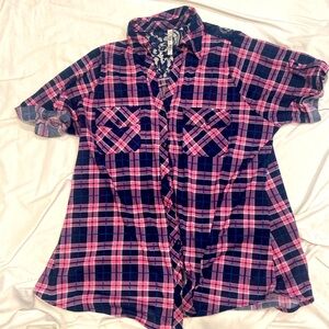 R&B pleated short sleeve button down laced back shirt